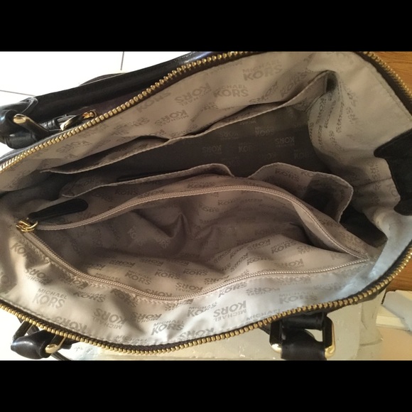 Michael Kors satchel - Picture 7 of 8